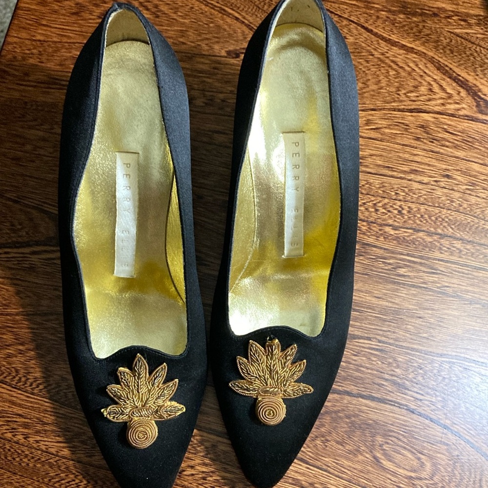 Vintage Perry Ellis blue pumps